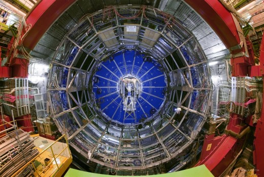Большой адронный коллайдер не будут останавливать на 2012 год