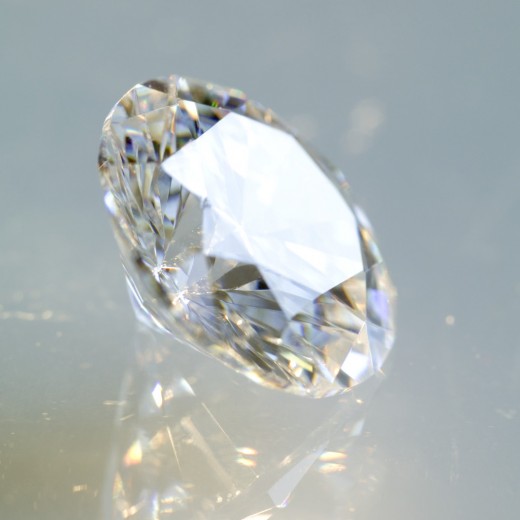 Физики создали новую модификацию углерода, способную поцарапать алмаз
