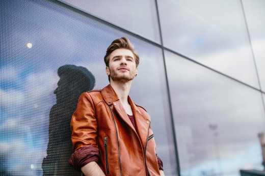 Латвию на "Евровидение 2016" представит певец Justs с песней Heartbeat