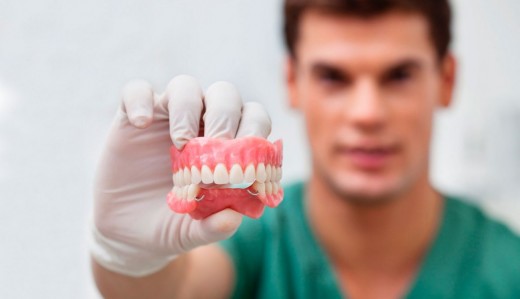 Как найти хорошую стоматологию с услугой протезирования?