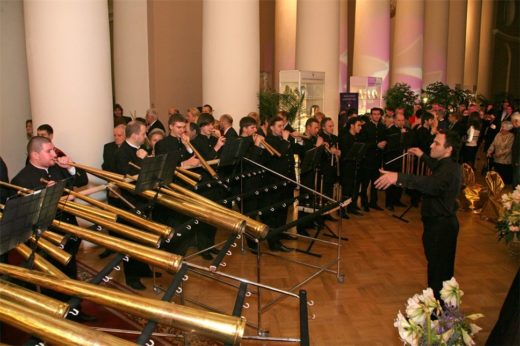 «Русские сезоны» представили российский роговой оркестр в Италии