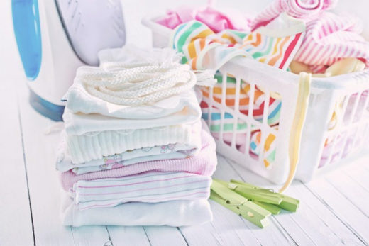 Как стирать вещи новорожденных