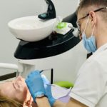 Больно ли восстанавливать зубной ряд имплантами?