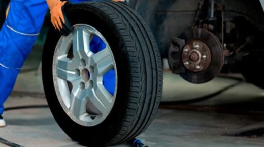 Безопасность на дороге: когда пора менять шины на автомобиле