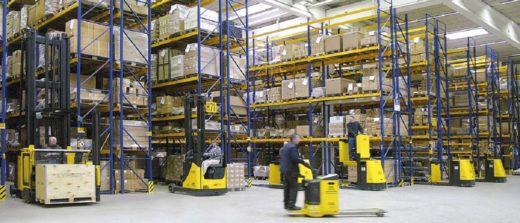 Планирование складских зон: как геометрия стеллажей влияет на выбор погрузочной техники