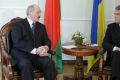 Лукашенко призвал решить проблему взаиморасчетов с Украиной