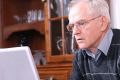 Почему многие сейчас узнают новости из Интернета?