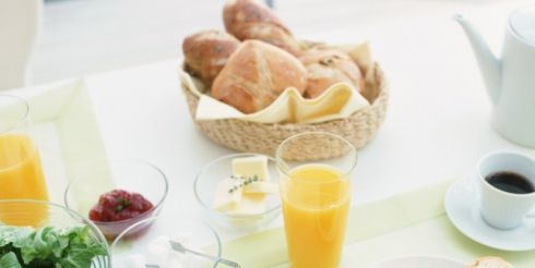 Исследование: аппетит человека зависит от размера стола