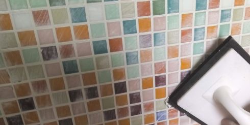 Технология укладки мозаичной плитки на сетке