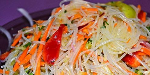 Фунчоза: «ешь ее — как медузку заглатываешь»