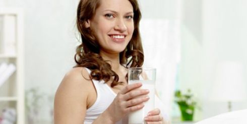 Употребление молока и йогурта во время беременности позитивно сказывается на здоровье новорожденного