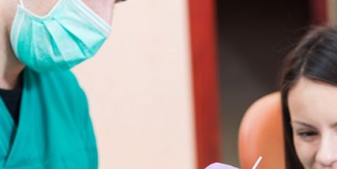 Стоматологи приглашают на выгодное лечение зубов в январе