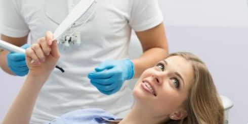 Оценить условия имплантации зубов приглашает клиника «32 Дент»