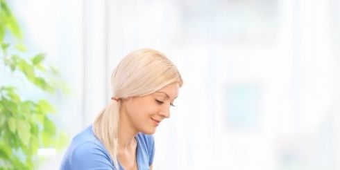 Как избавиться от пятен на диване