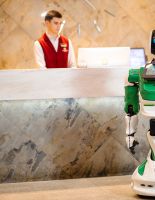 В России робот впервые начал заселять туристов в отель