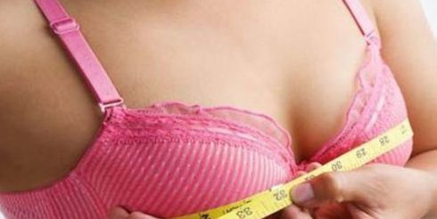 Как безопасно увеличить грудь: выбор специалиста