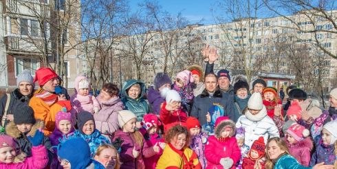 Михаил Романов пожелал петербуржцам солнечных дней, радости и мира