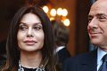 Супруга Берлускони жалуется на «гарем»