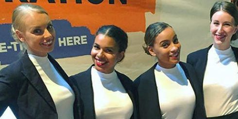 Работа хостес для модели: специфика и преимущества