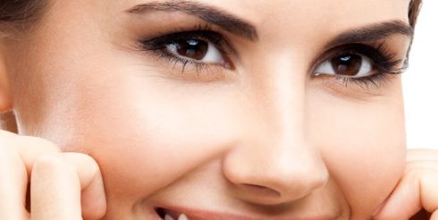 …и даже улыбаемся неодинаково