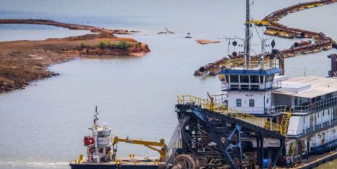 Земснаряды: Мощь и эффективность в гидротехнических работах