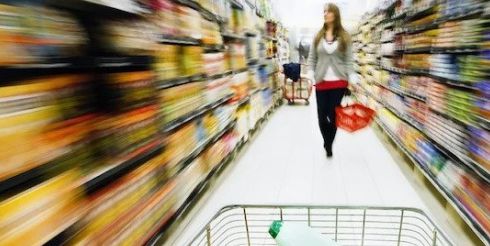 Уловки супермаркетов: как маркетологи заставляют больше покупать