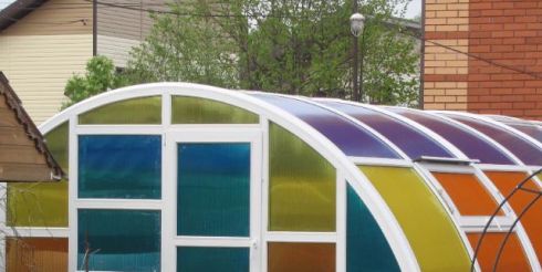 Сотовый поликарбонат: материал будущего для дома и бизнеса