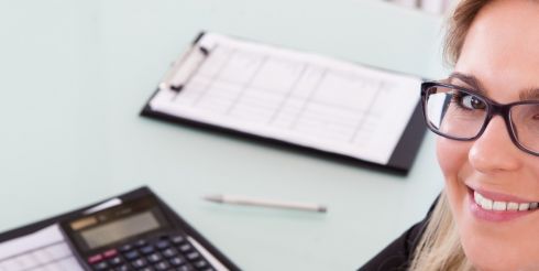 Как сэкономить на штатной бухгалтерии с помощью бухгалтерского обслуживания