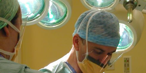 Впервые в истории медицины французские хирурги имплантировали бронх