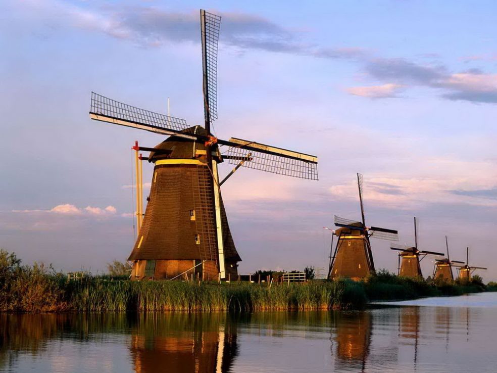 Ветряные мельницы в Киндердайк, Нидерланды
