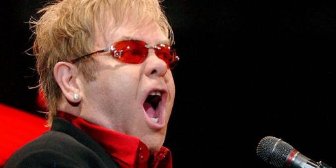 Элтон Джон спел в Петербурге на свадьбе русской фотомодели