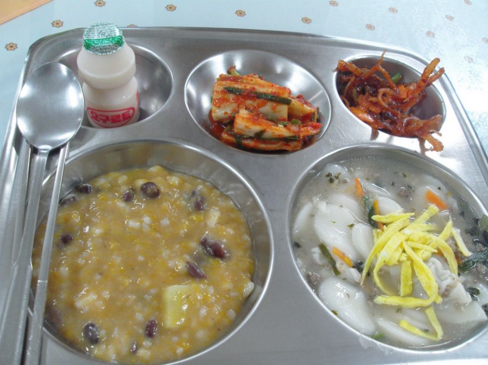 Корейский школьный завтрак